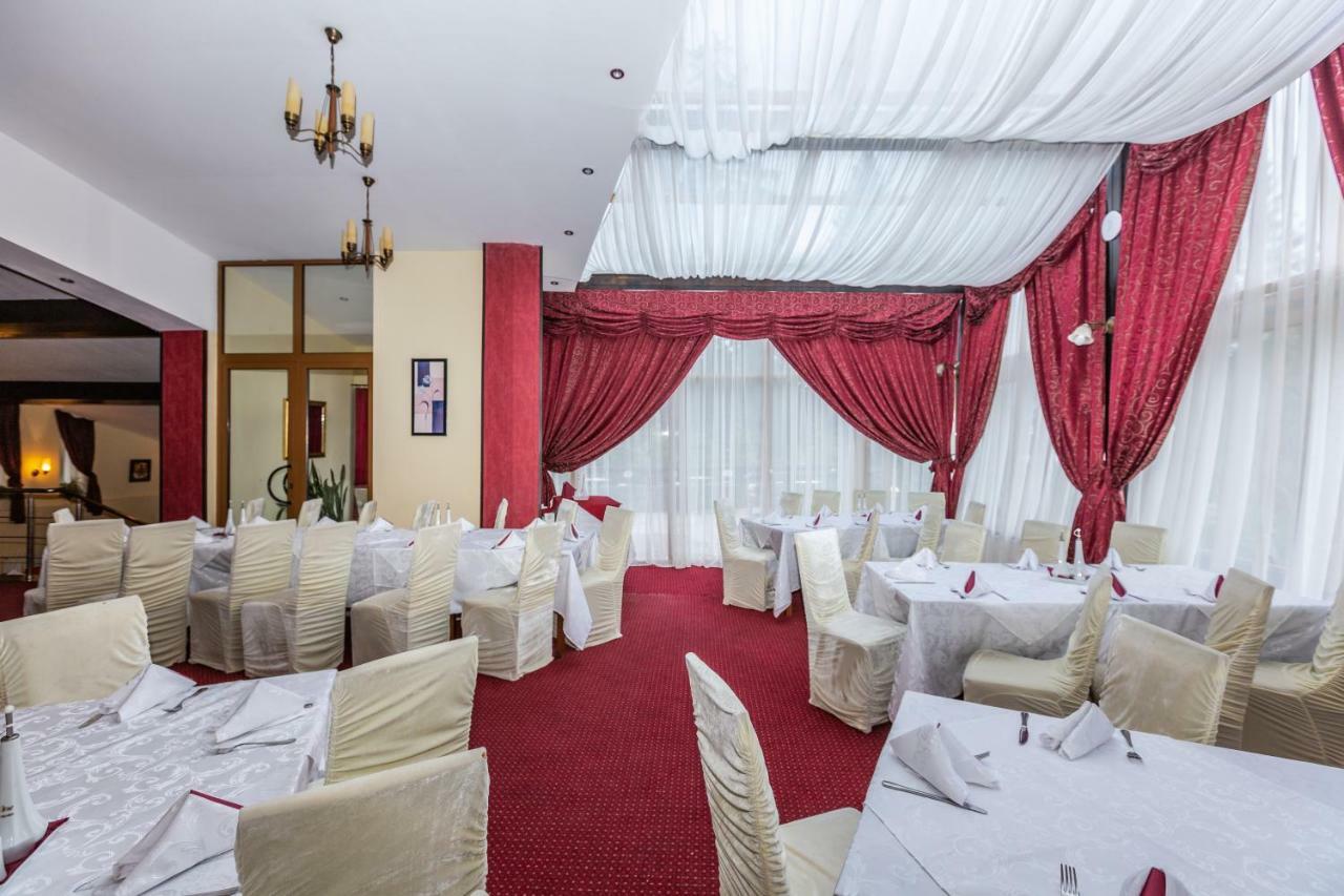 HOTEL MIRAJ - RESTAURANT & SAUNA & BILIARD ПОЯНА-БРАШОВ 4* (Румыния) - от  5450 RUB | NOCHI